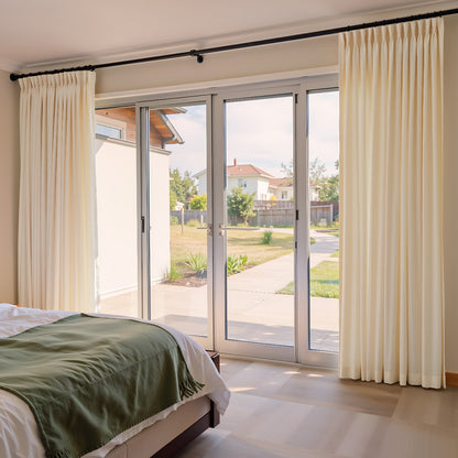 （Beige）Total Blockout Pinch Pleat Curtains